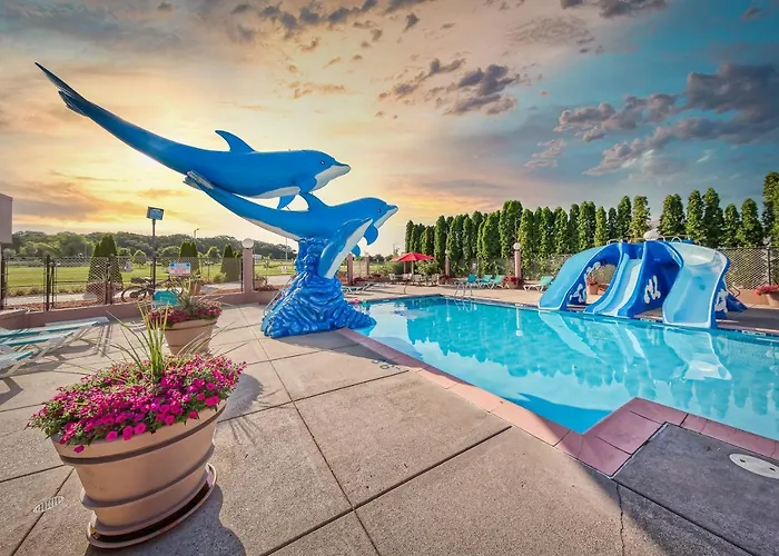 Grand Marquis Waterpark Hotel & Suites