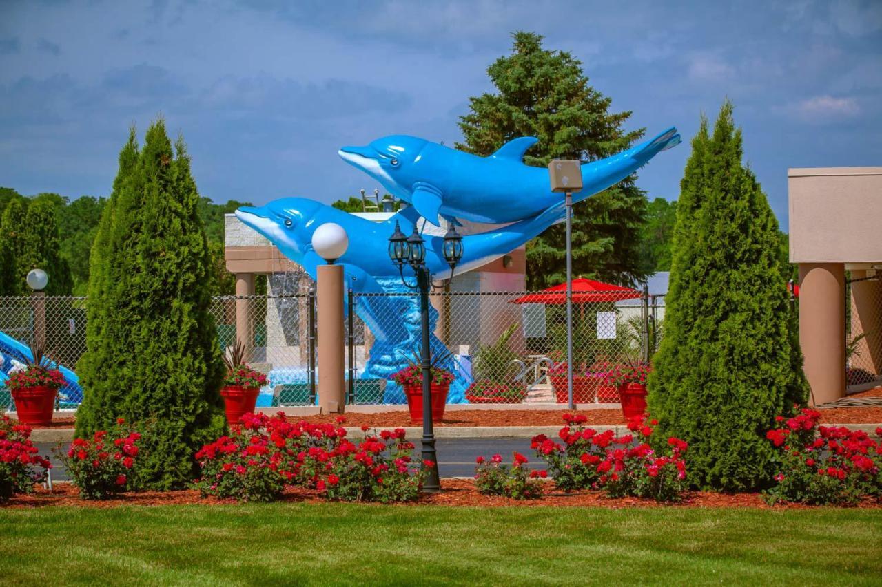 Grand Marquis Waterpark & Hotel 3*