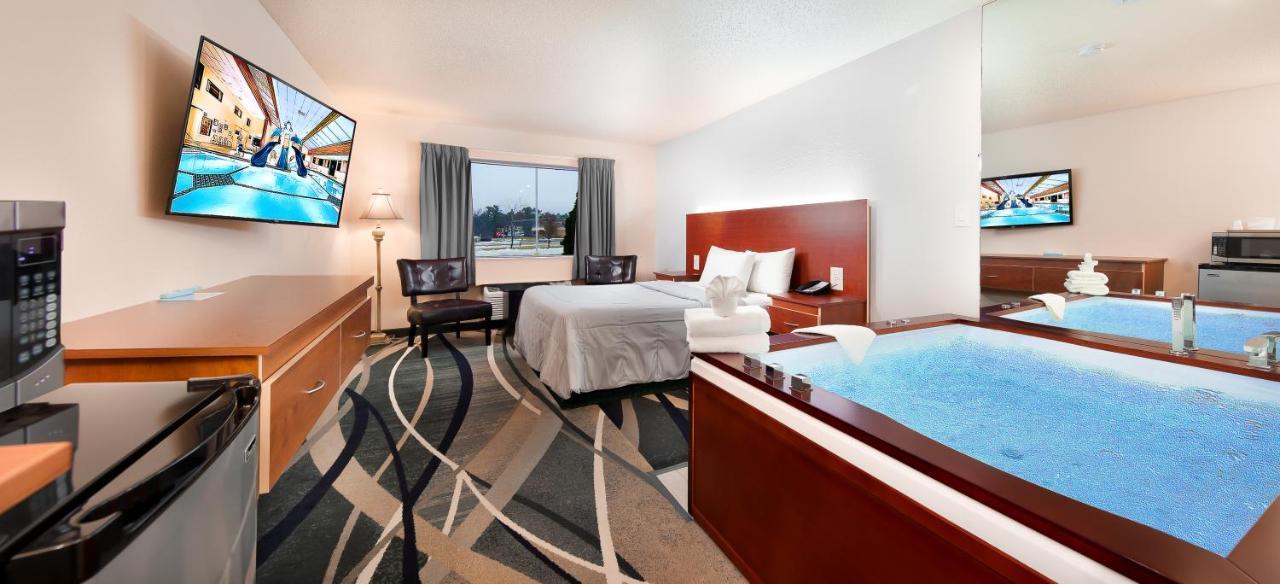 Grand Marquis Waterpark & Hotel 3*