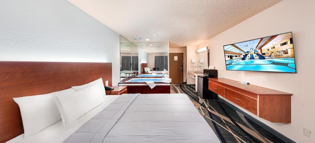 Grand Marquis Waterpark & Hotel 3*
