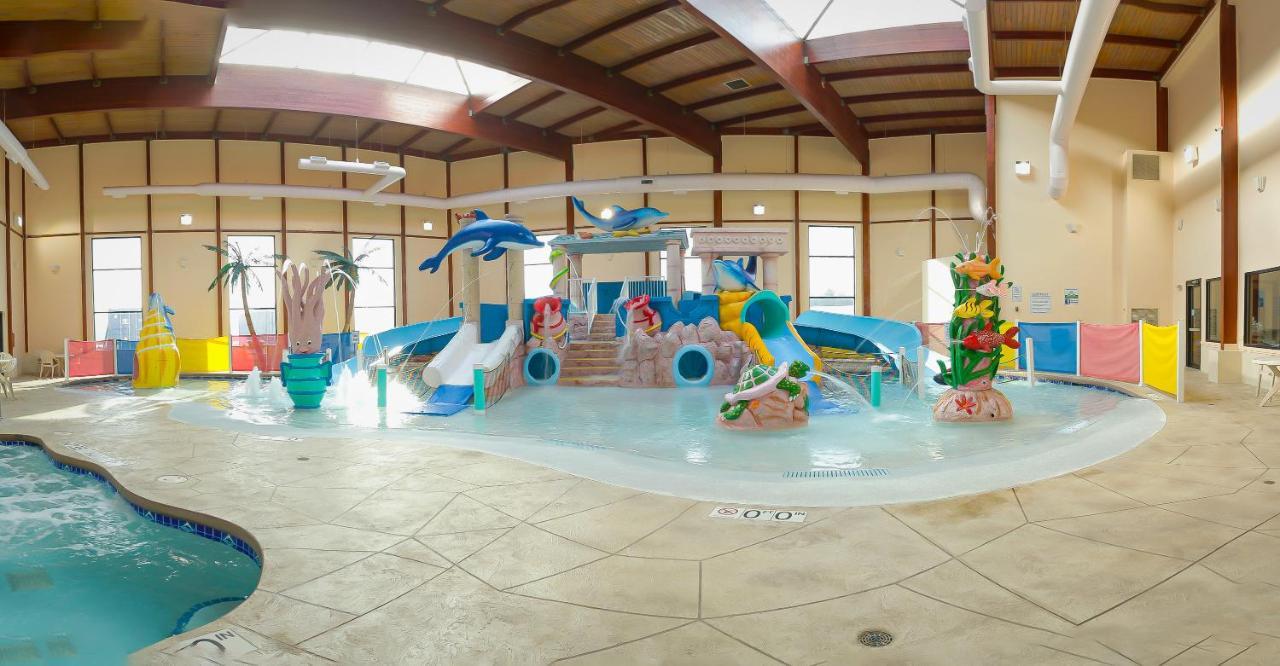 Grand Marquis Waterpark & 3* Lake Delton
