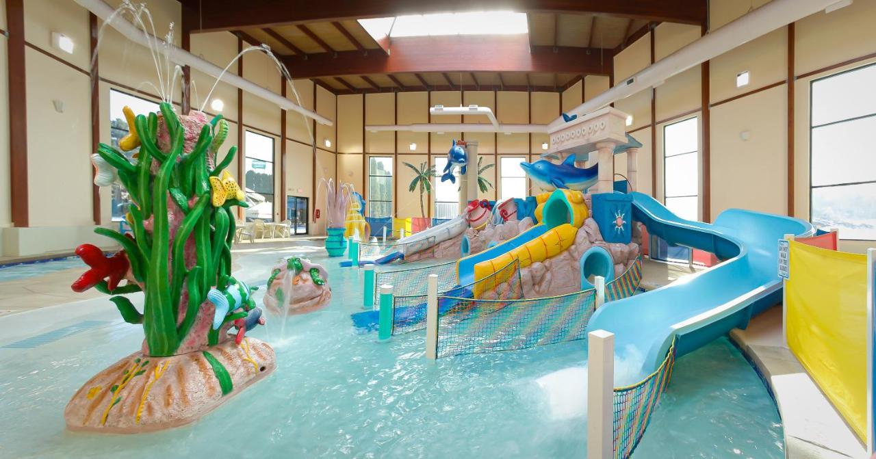 Grand Marquis Waterpark & 3*