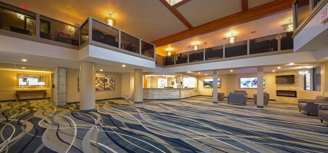 Grand Marquis Waterpark & 3*