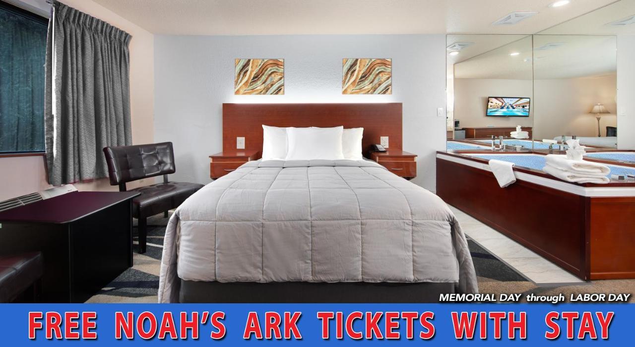 Grand Marquis Waterpark & 3* Lake Delton