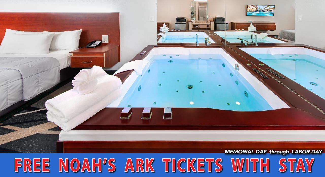 Grand Marquis Waterpark & 3*