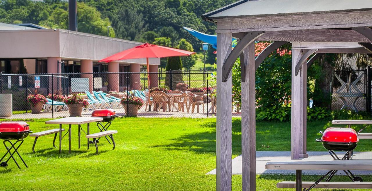 Grand Marquis Waterpark & 3* Lake Delton