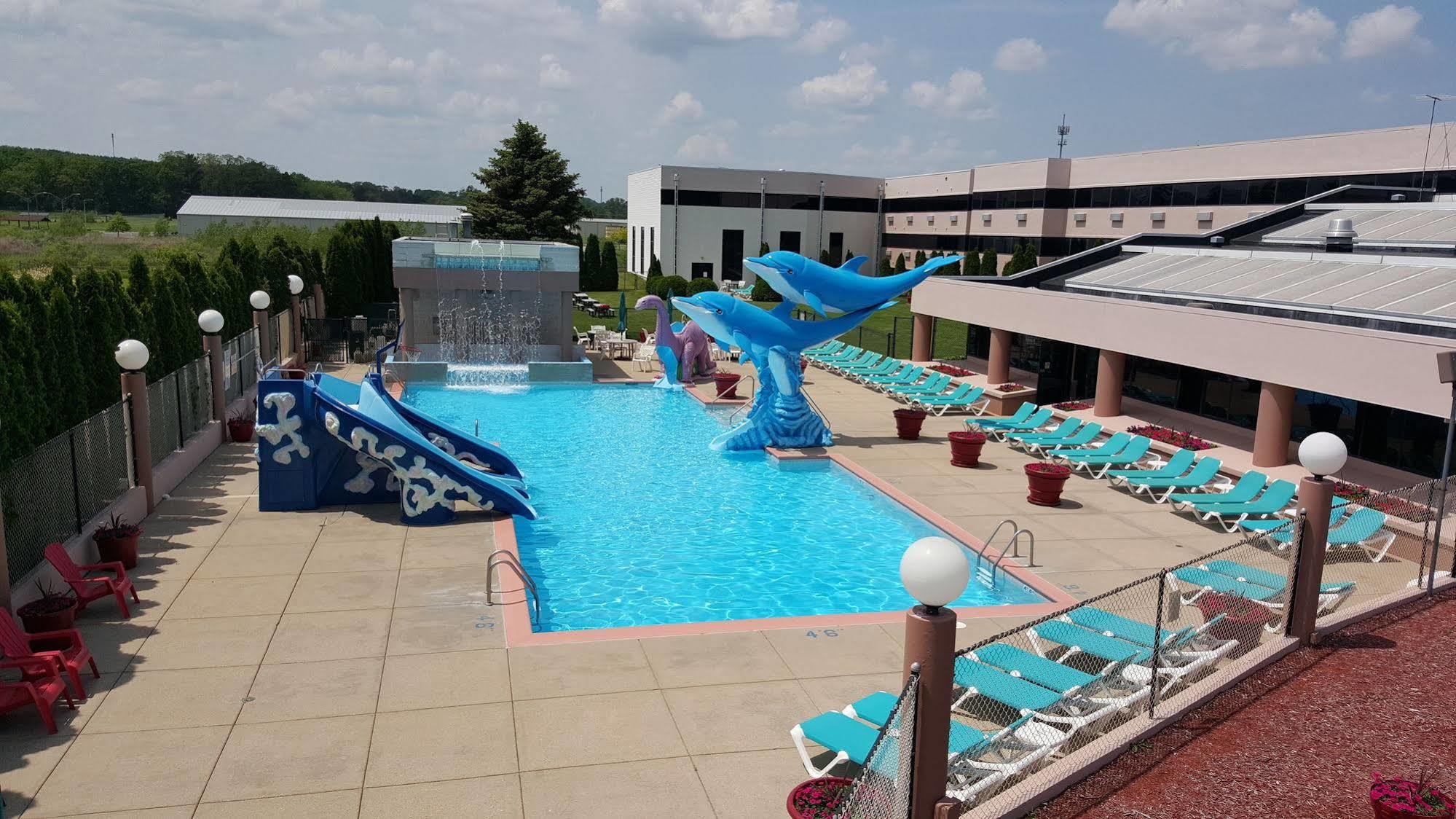 Grand Marquis Waterpark & Hotel 3*