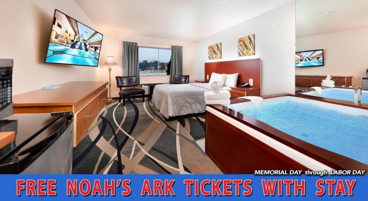 Grand Marquis Waterpark & 3*